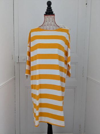 Robe rayée jaune et blanche petit bateau M
