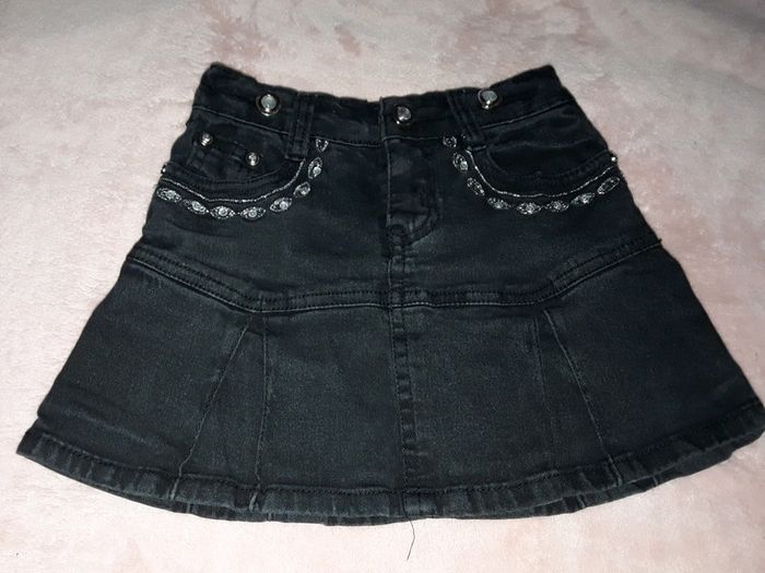 🎀 Jupe en jean noir avec strass en 4 ans 🎀 - photo numéro 5