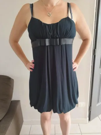 Robe noire noeud