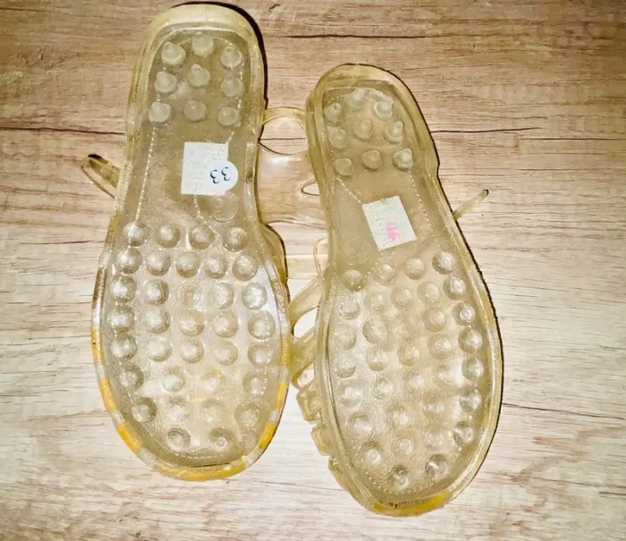 Chaussures plastiques pour la mer taille 33 - photo numéro 3