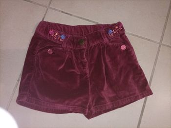 Short velours couleur prune 3 ans