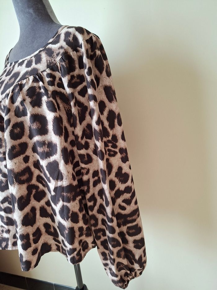 Blouse ample manches longues motif léopard 🐆 taille 42 - photo numéro 3
