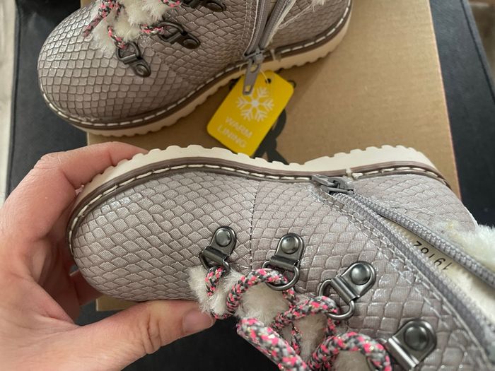 #23 - chaussures hiver neuves jamais portées - photo numéro 4