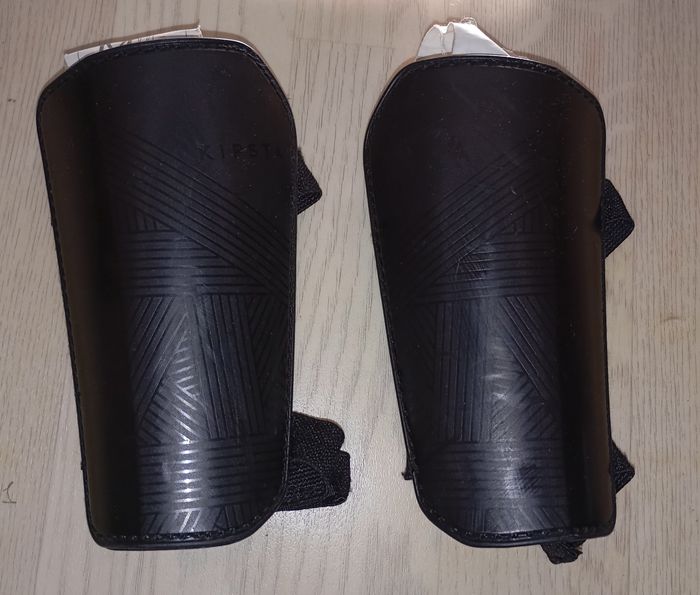 Protège-tibias noirs avec scratch Kipsta
T. M (150-170 cm)