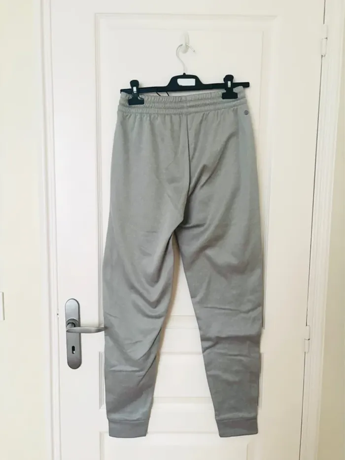 Jogging gris - photo numéro 2