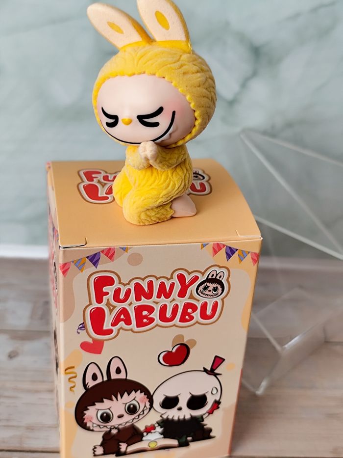 grosse figurine labubu fluffy jaune - photo numéro 2