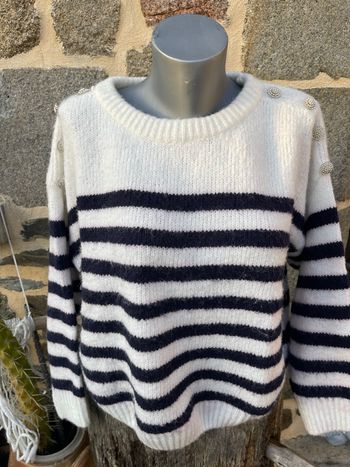 Pull en maille douce marine et blanc - Boutique Indépendante 