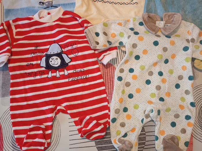 Lot 5 pyjamas Taille 1 mois - photo numéro 3