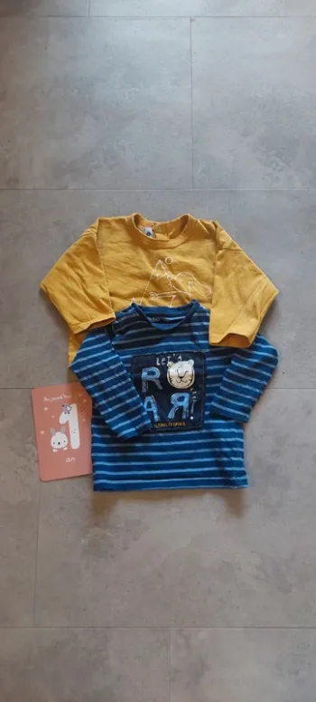 Lot 2 t shirts manches longues 12 mois