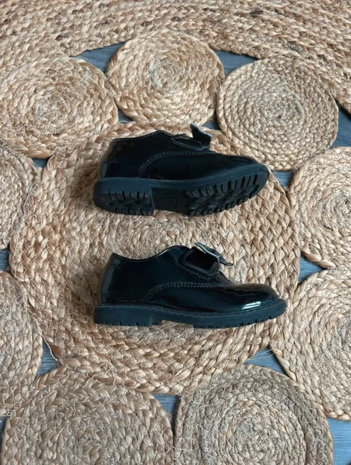 Chaussures noires pointure 24 - photo numéro 3