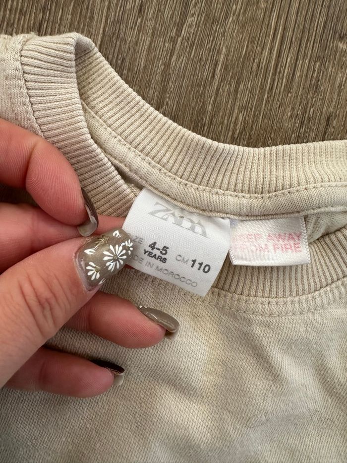 - Tee shirt Zara  - 5 ans - Très bon état - photo numéro 3