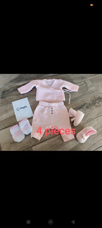 Magnifique lot naissance idéal maternité brassière chaussons pantalon chaussettes 🤟