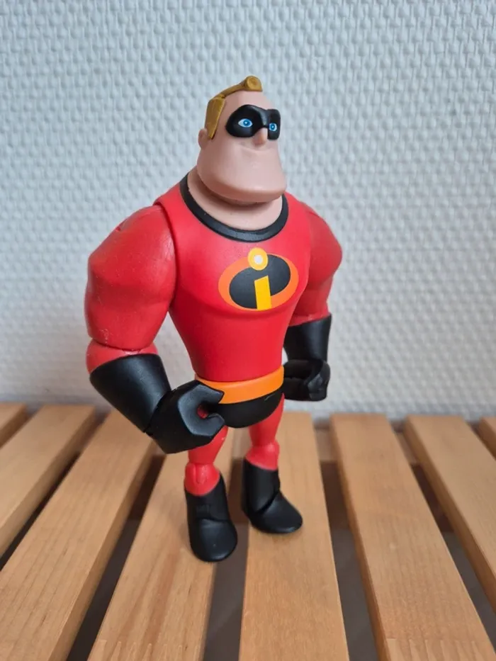 Lots figurines et une peluche indestructible - photo numéro 4