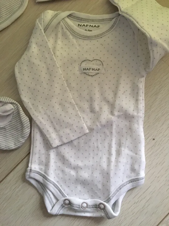 Ensemble naissance Neuf Naf naf - photo numéro 2