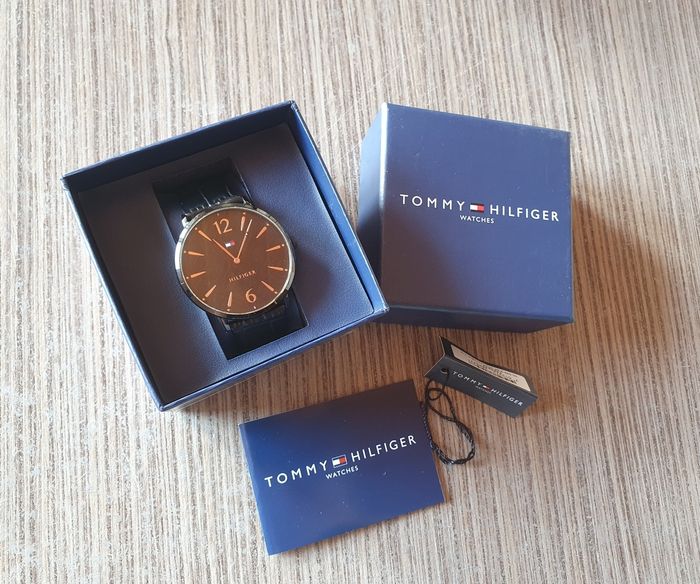 Magnifique montre Tommy Hilfiger 🖤 - photo numéro 2