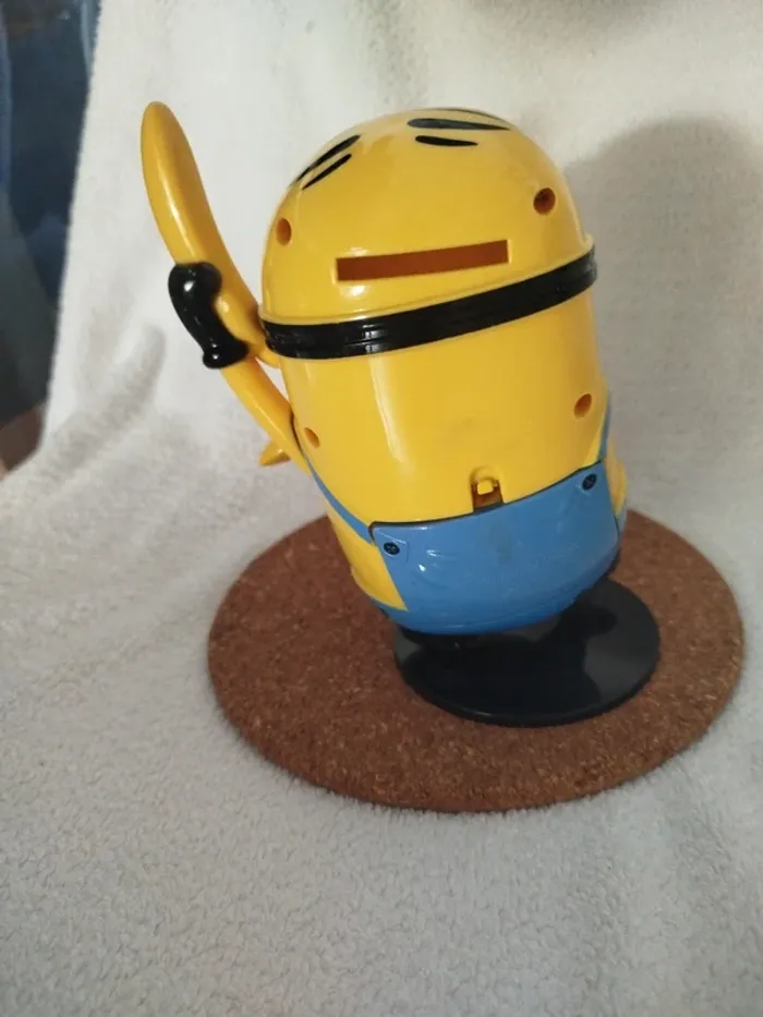 Tirelire Minions - photo numéro 6