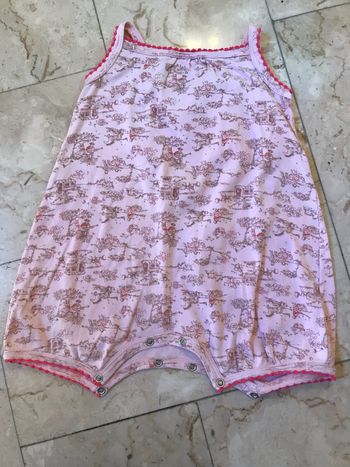 Combinaison bébé courte à bretelles