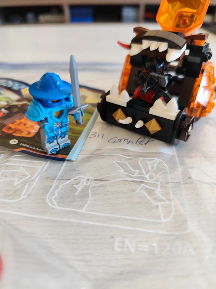 Lot 2 set Lego Nexo Knights 70311 et 70332 la catapulte du chaos et Aaron - photo numéro 5