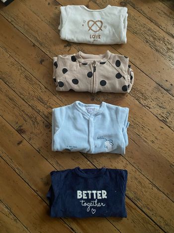Lot de 4 pyjamas, taille 3 mois