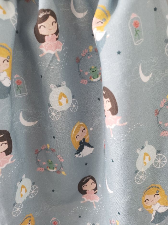 Jupe princesses taille 6 ans - photo numéro 2