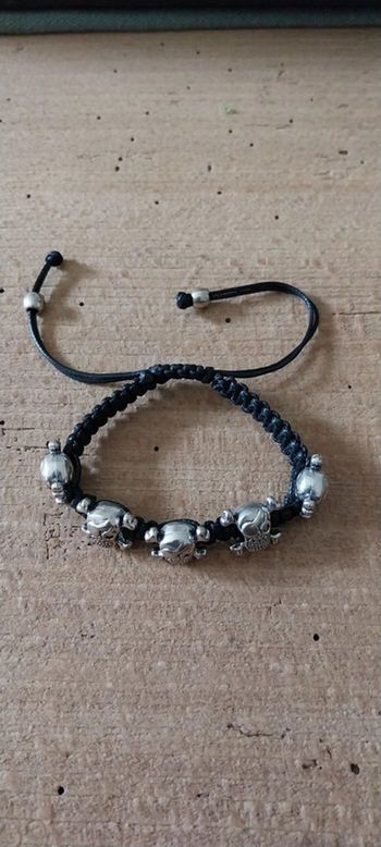 Bracelet 5 têtes de mort métal style Shamballa