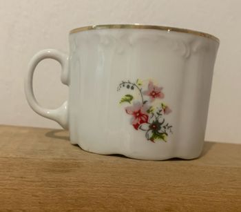 Tasse en porcelaine fine