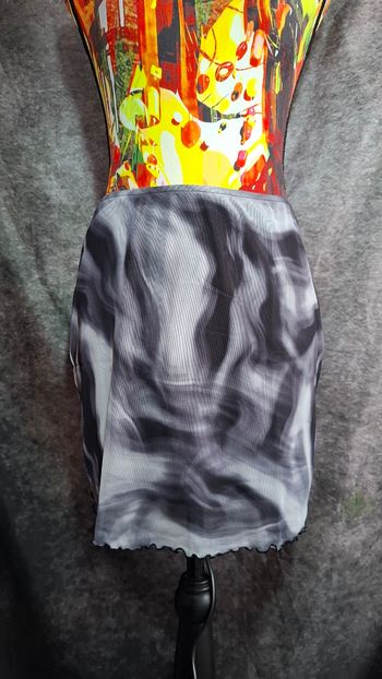 Jupe courte tulle douce abstrait fumée Terranova