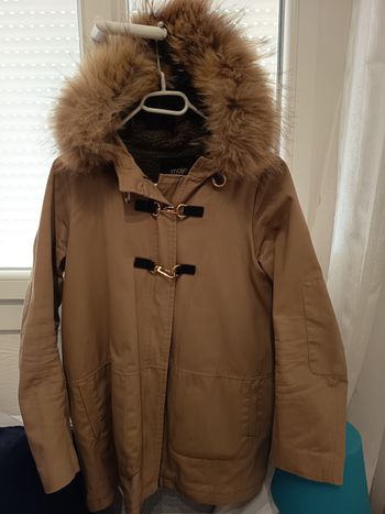 Manteau ,capuche véritable fourrure amovible,