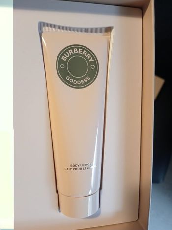 Lait corps parfumé burberry Godess