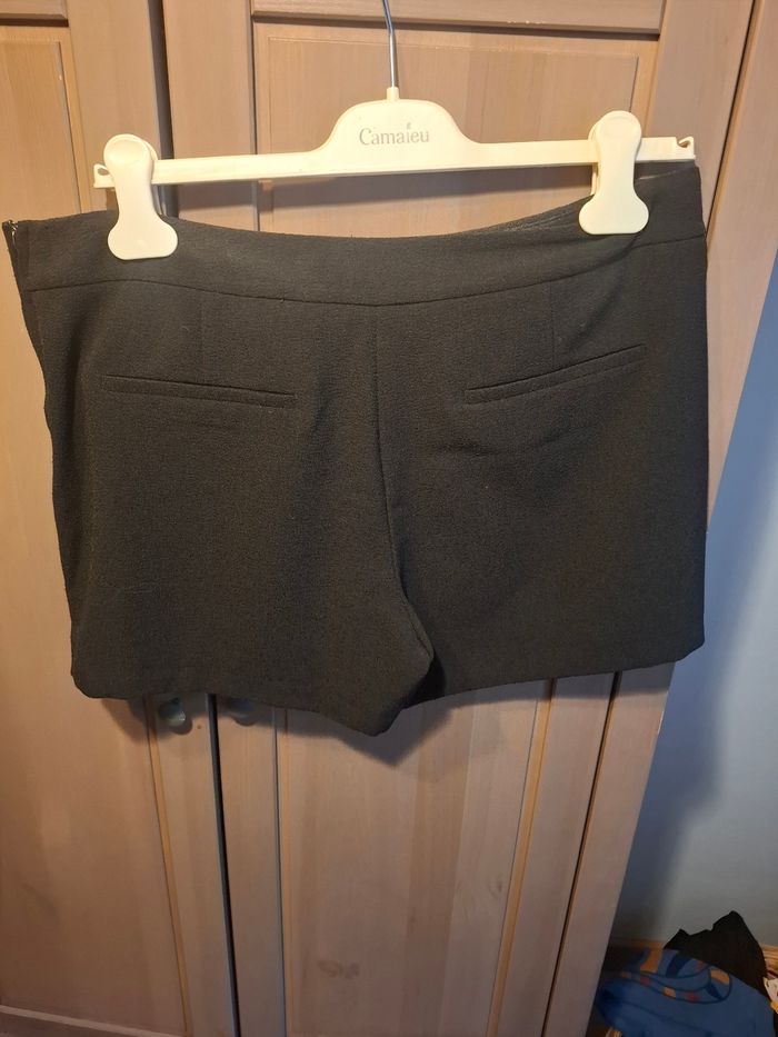 Short 42 - photo numéro 2