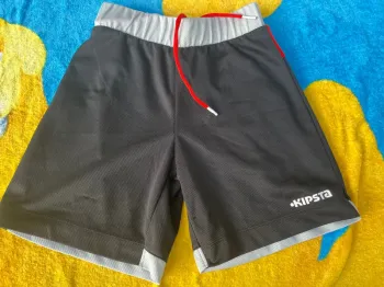 Short décathlon taille 6 ans