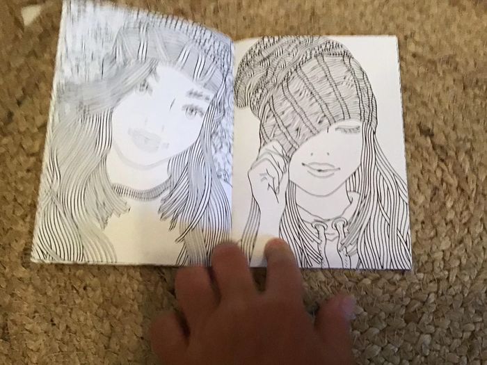 Mini livre 32 pages coloriages Esther - photo numéro 3