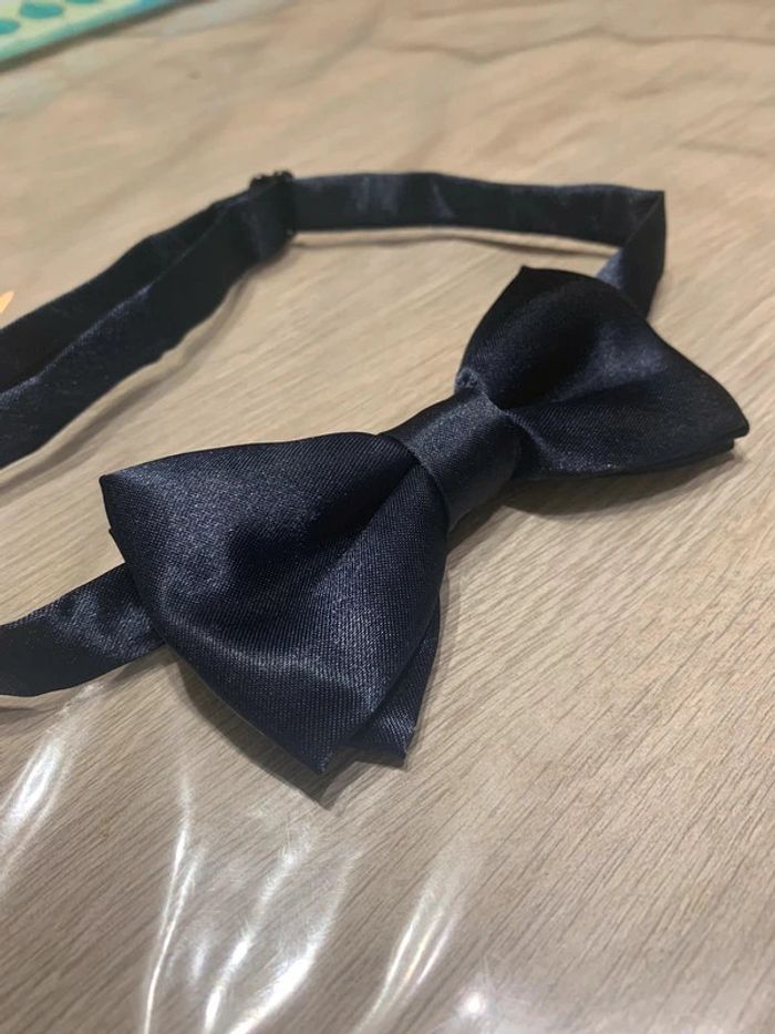 Noeud papillon enfant satiné bleu marine - photo numéro 5