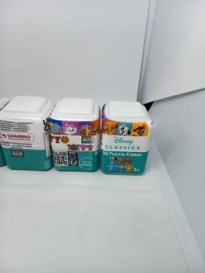 🧩 Lot de 4 Boîtes - 3D Puzzle Erasers 
🎉 Figurines Disney Classics à collectionner ! 🎉 - photo numéro 2