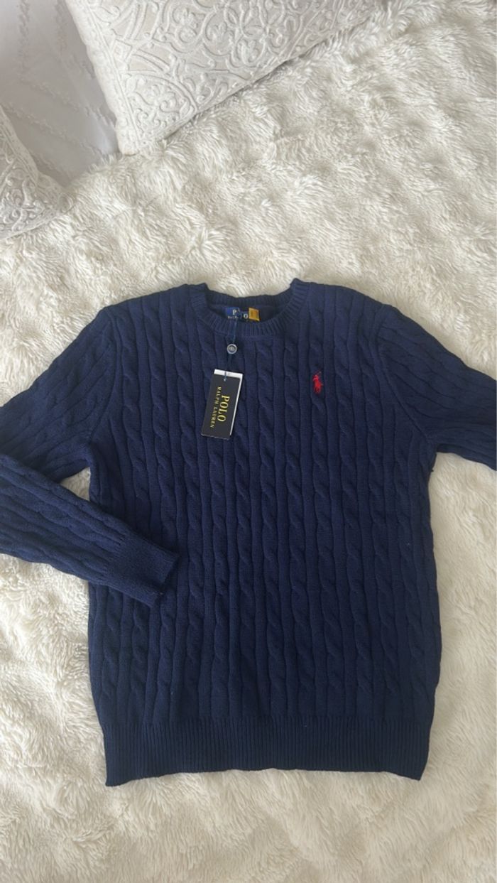 Pull torsadé bleu