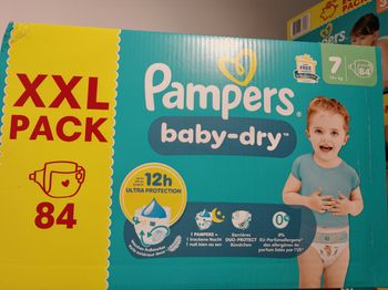 Couches pampers baby dry taille 7 neuf 