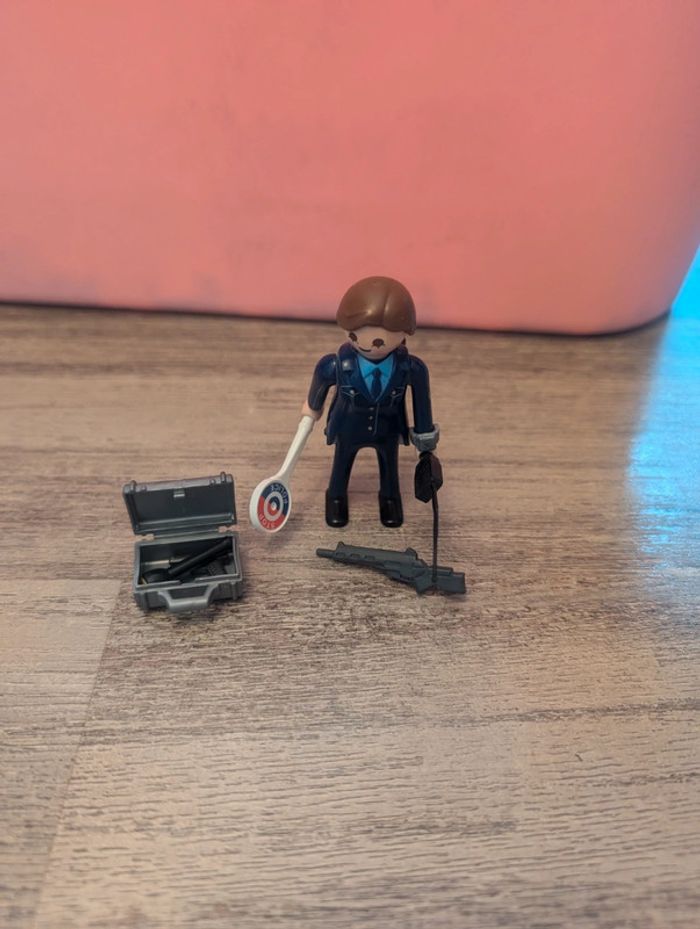 Policière playmobil