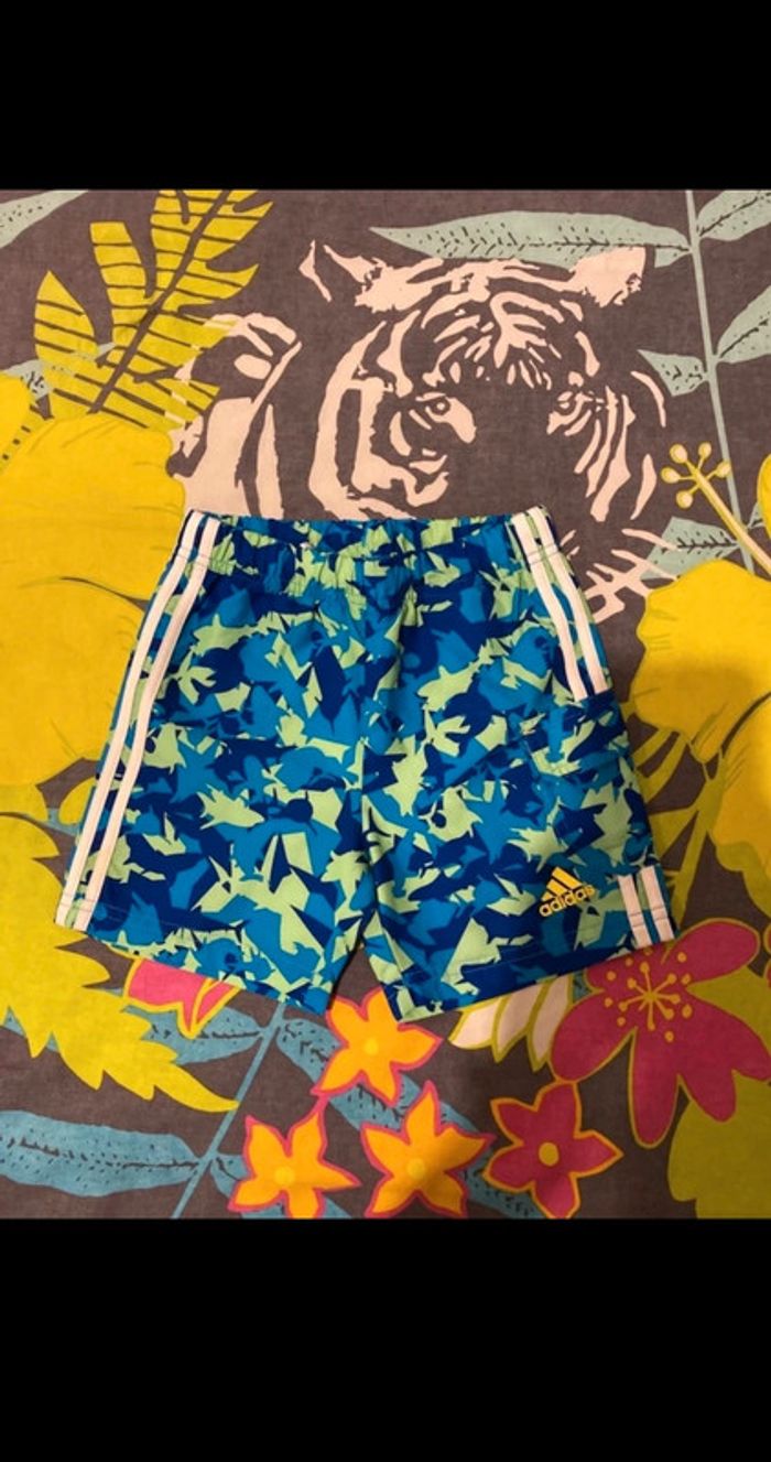 Short imprimé taille 3 ans