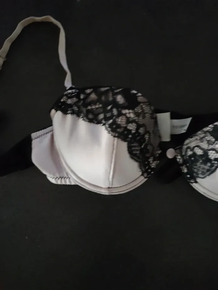 Soutien gorge - photo numéro 2