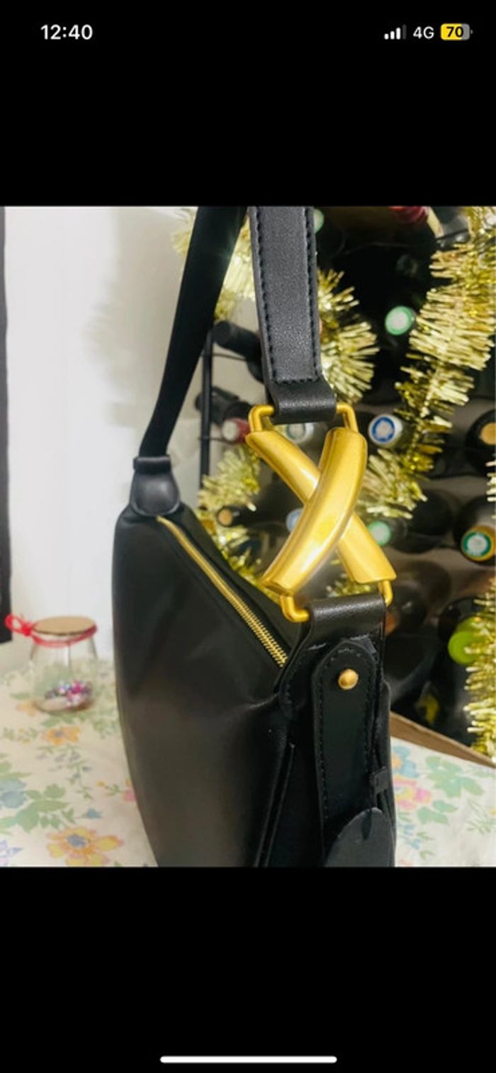 Magnifique sac à main en cuir noir valeur neuf 78 € - photo numéro 12