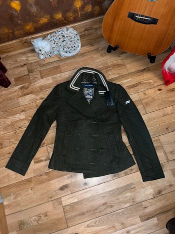 Belle veste courte kaki en laine sans boutons superdry neuve xs