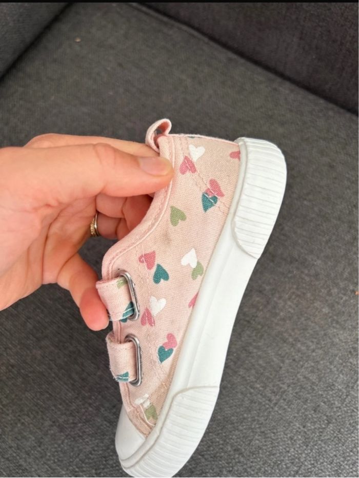 Basket à scratch à motif cœur fille taille 26 - photo numéro 5