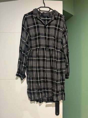 Rose chemise à carreaux noire et blanche