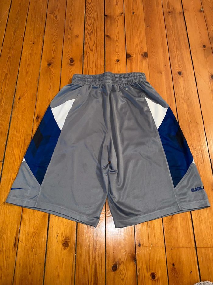 Short Nike