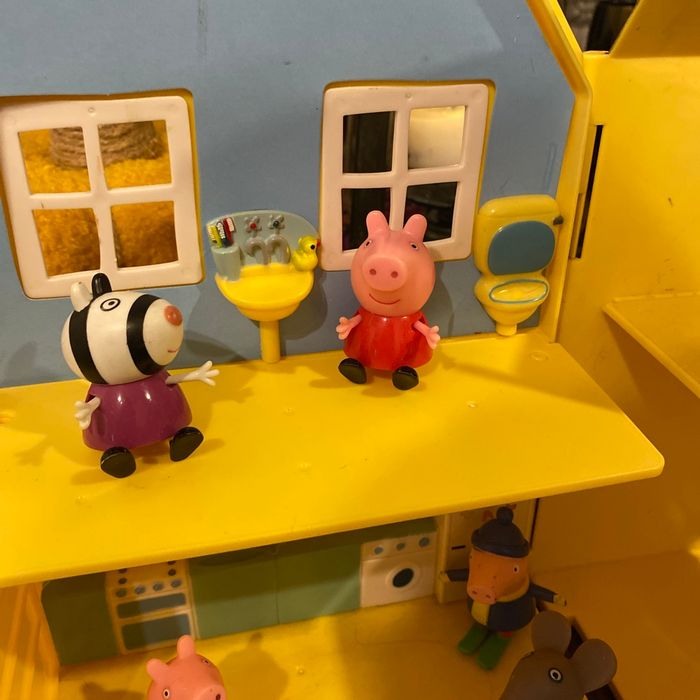 Maison peppa piG et personnages - photo numéro 3