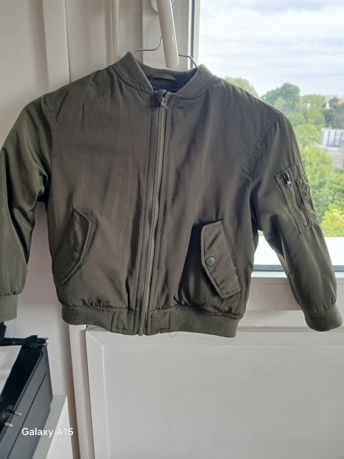 Je vend une petite doudoune enfant garçon