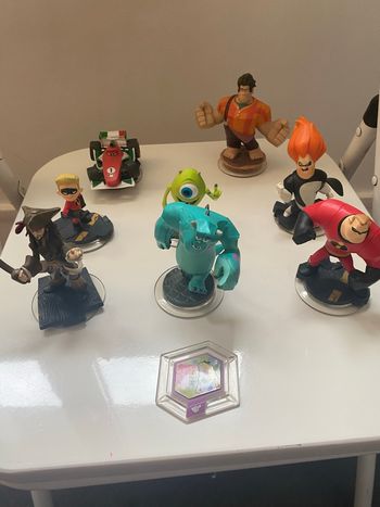 Lot de 8 figurines du jeu Disney Infinity 
