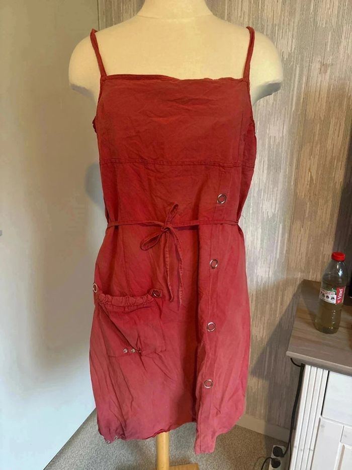 Robe courte taille 46 •