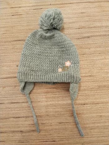 Joli bonnet fleuri