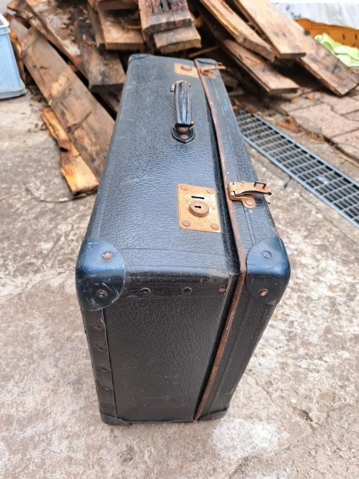 Ancienne valise en carton - photo numéro 3